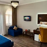 Alfredo Hotel *