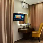 Alfredo Hotel *